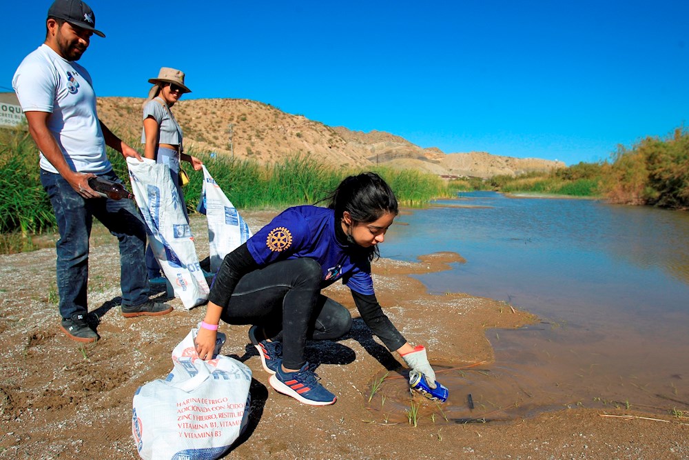 Activistas Se Unen En La Frontera Para Limpiar El Río Bravo Area