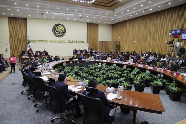 INE rechaza bajar a candidatos ligados al narco o mal calificados