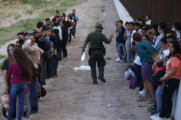 Sheinbaum condenó redadas contra migrantes en California, EU